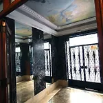 Travel Habitat Ayuntamiento * Valenza
