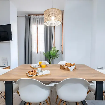 Travel Habitat Ayuntamiento Apartment *