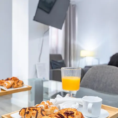 Apartamento Travel Hábitat Ayuntamiento