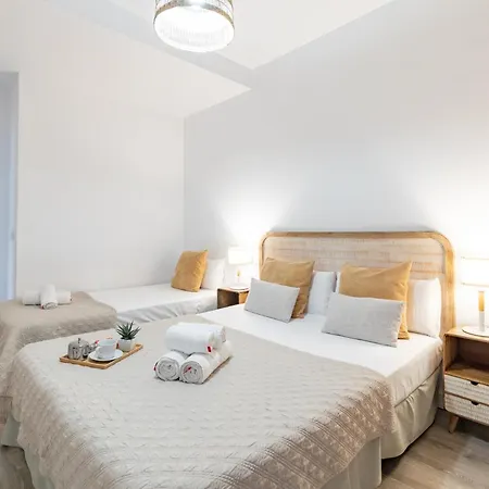 Travel Habitat Ayuntamiento Apartment *