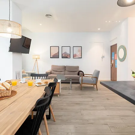 Apartamento Travel Hábitat Ayuntamiento *